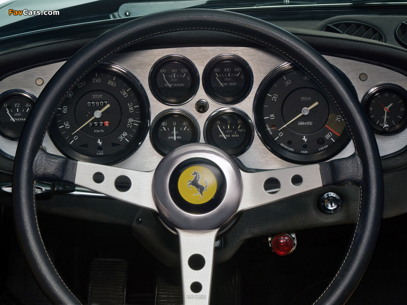 Pictures of Ferrari 365 GTS/4 Daytona Spider 1970–74 (800 x 600)