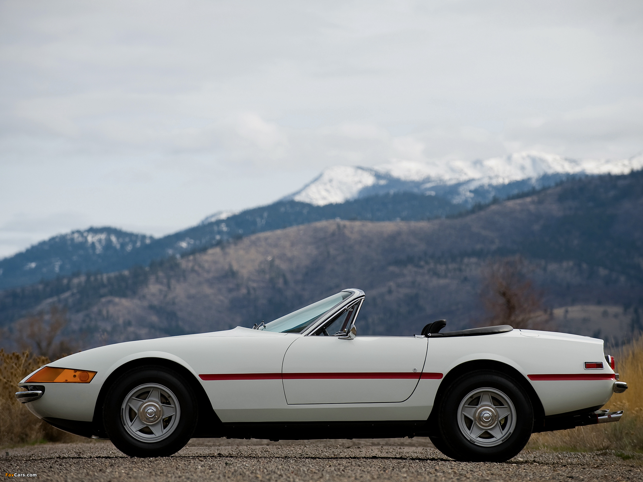 Pictures of Ferrari 365 GTS/4 Daytona Spider 1970–74 (2048 x 1536)