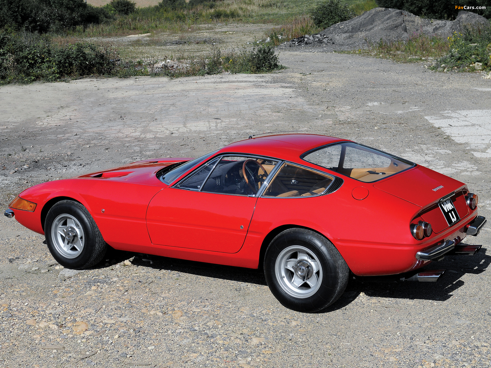 Ferrari 365 GTB/4 Daytona UK-spec 1968–71 wallpapers (1600 x 1200)