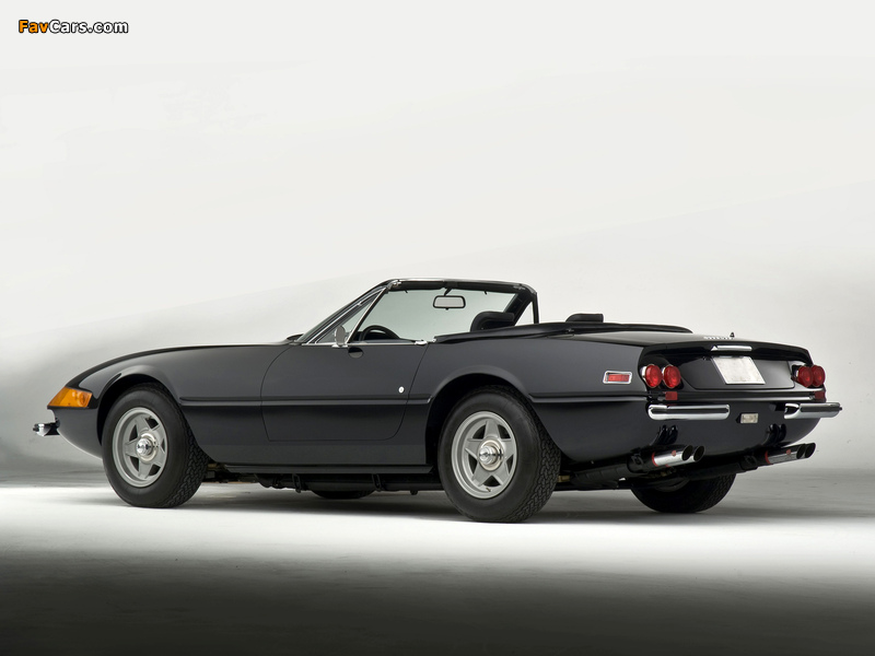 Ferrari 365 GTS/4 Daytona Spider 1970–74 wallpapers (800 x 600)