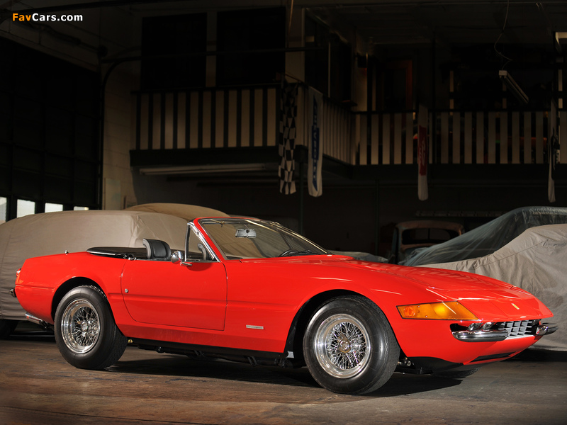 Ferrari 365 GTS/4 Daytona Spider 1970–74 wallpapers (800 x 600)