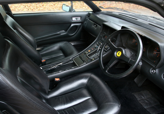 Photos of Ferrari 412i 2+2 1985–89