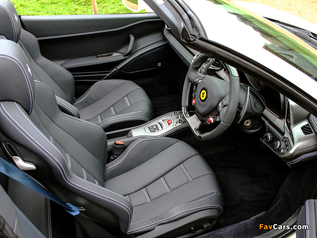 Photos of Ferrari 458 Spider UK-spec 2011–15 (640 x 480)