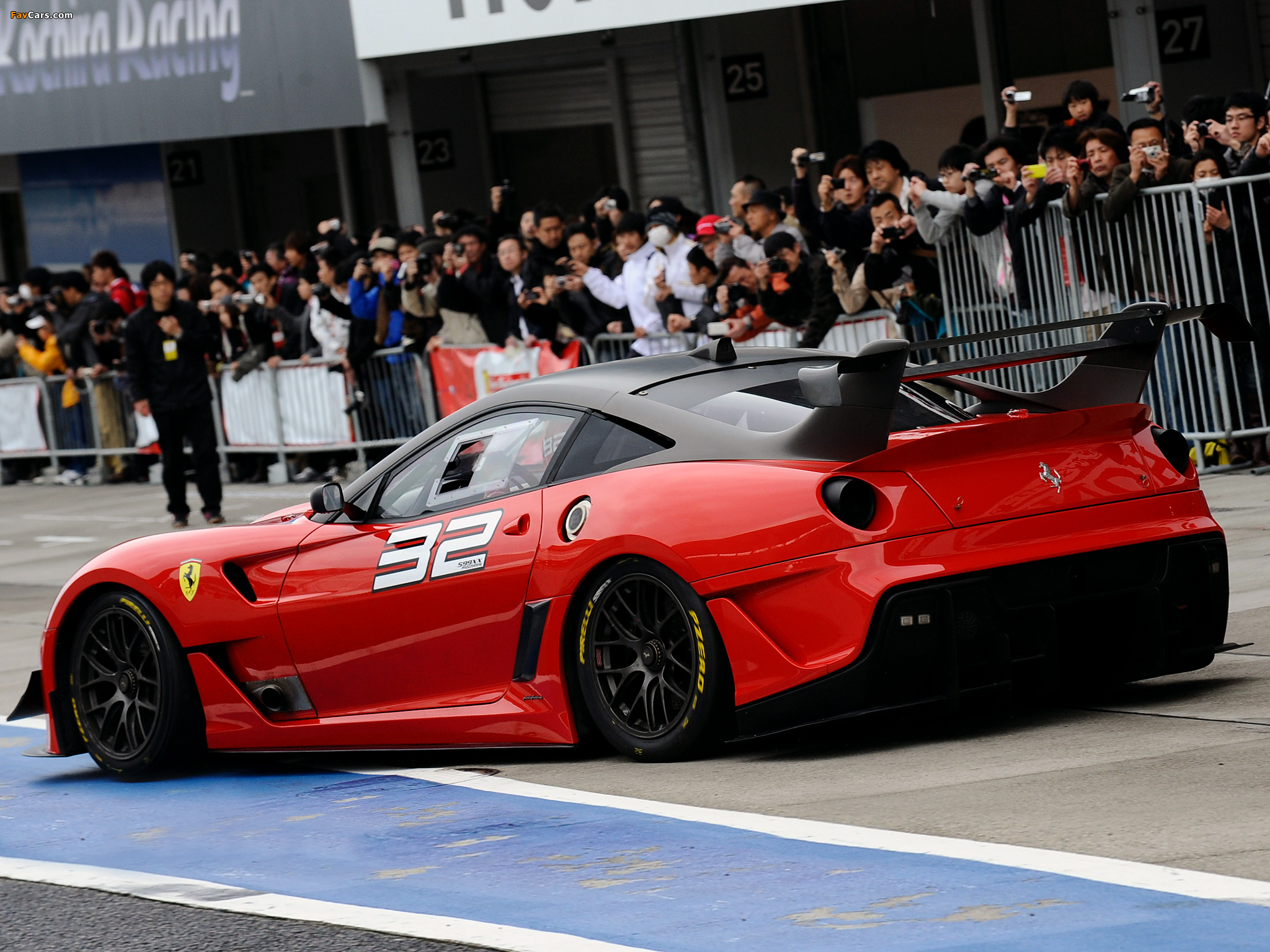 Ferrari 599XX Evoluzione 2012 wallpapers (2048 x 1536)