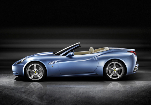 Ferrari California 2009–12 images