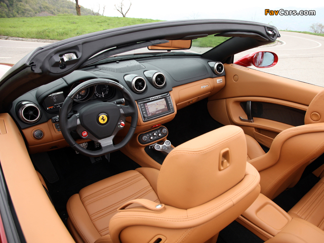 Photos of Ferrari California 30 2012 (640 x 480)