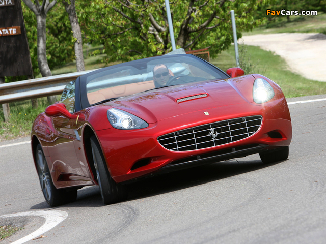 Pictures of Ferrari California 30 2012 (640 x 480)