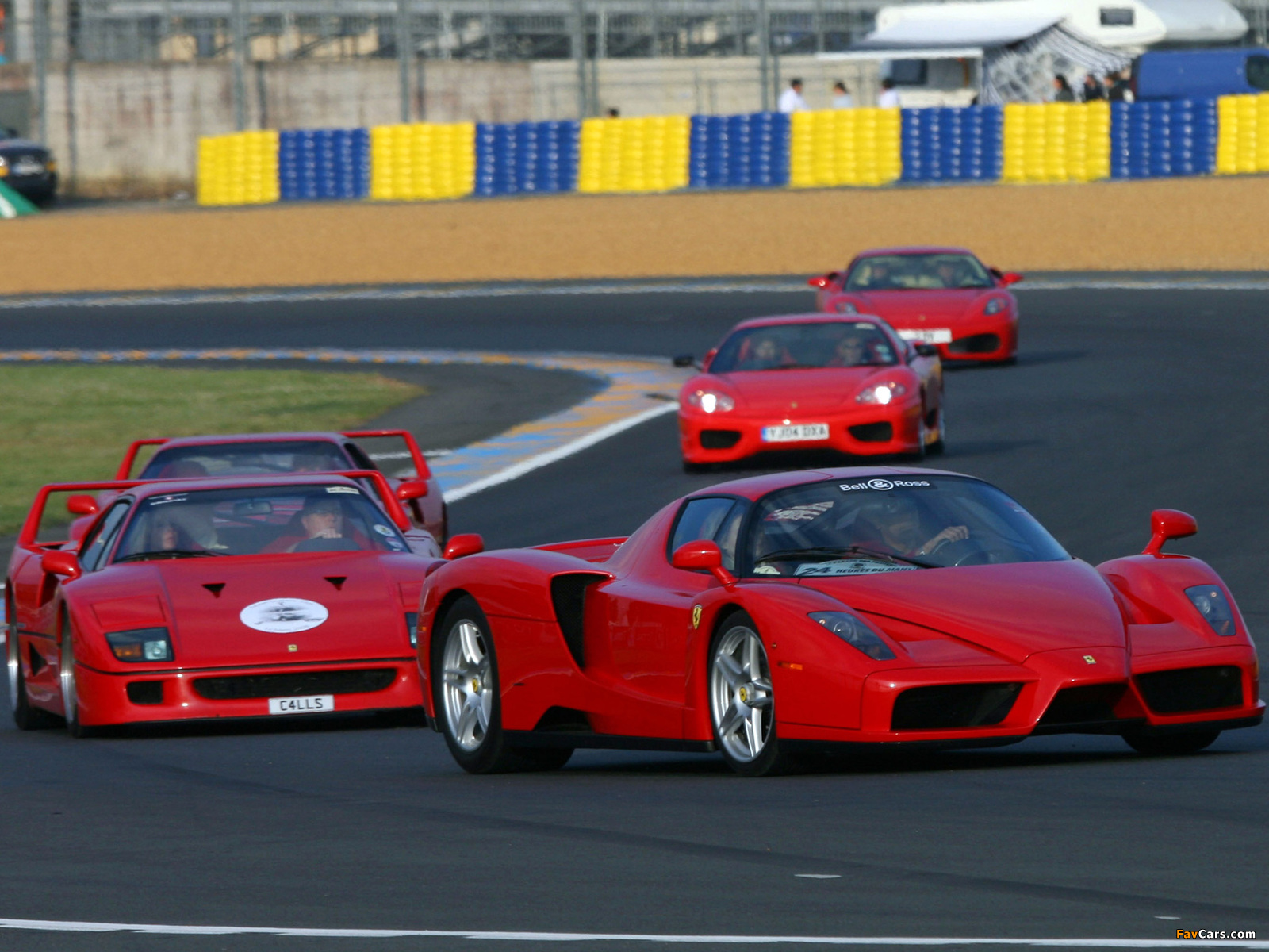 Ferrari photos (1600 x 1200)