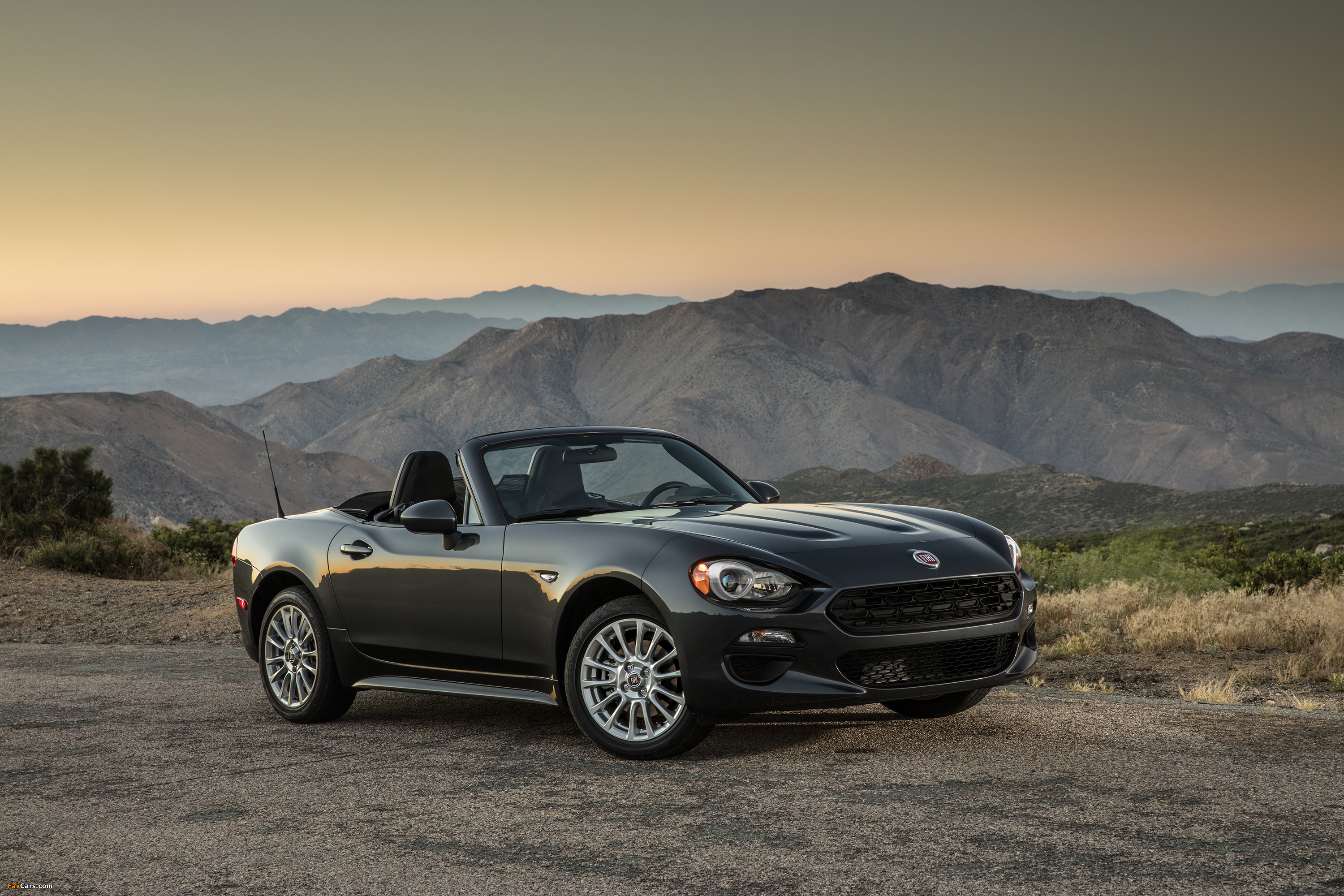 Fiat 124 Spider Classica (348) 2016 wallpapers (3000 x 2000)