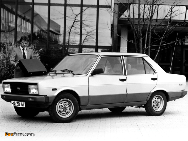 Photos of Fiat 131 Supermirafiori 1981–83 (640 x 480)