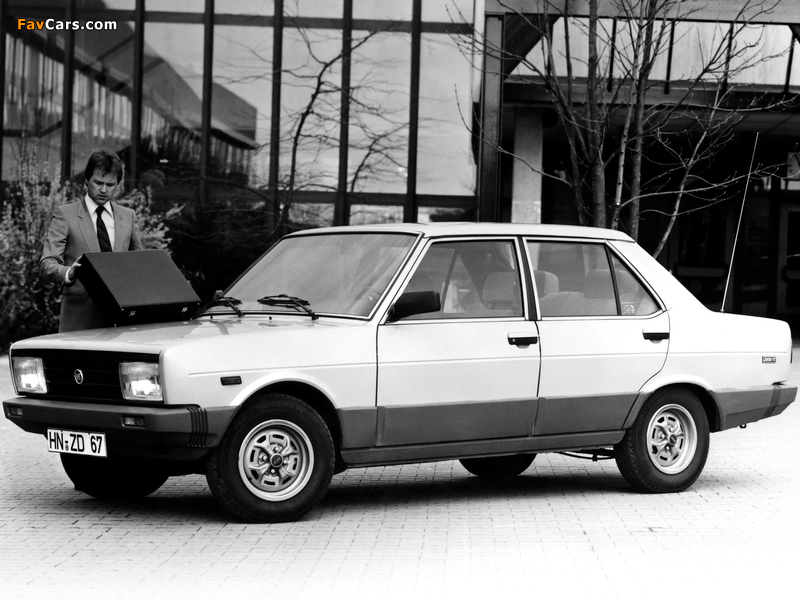 Photos of Fiat 131 Supermirafiori 1981–83 (800 x 600)