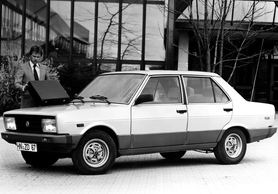 Photos of Fiat 131 Supermirafiori 1981–83