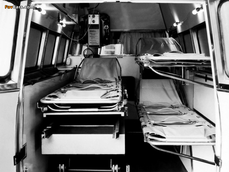 Images of Fiat 238 Ambulance 1968–78 (800 x 600)
