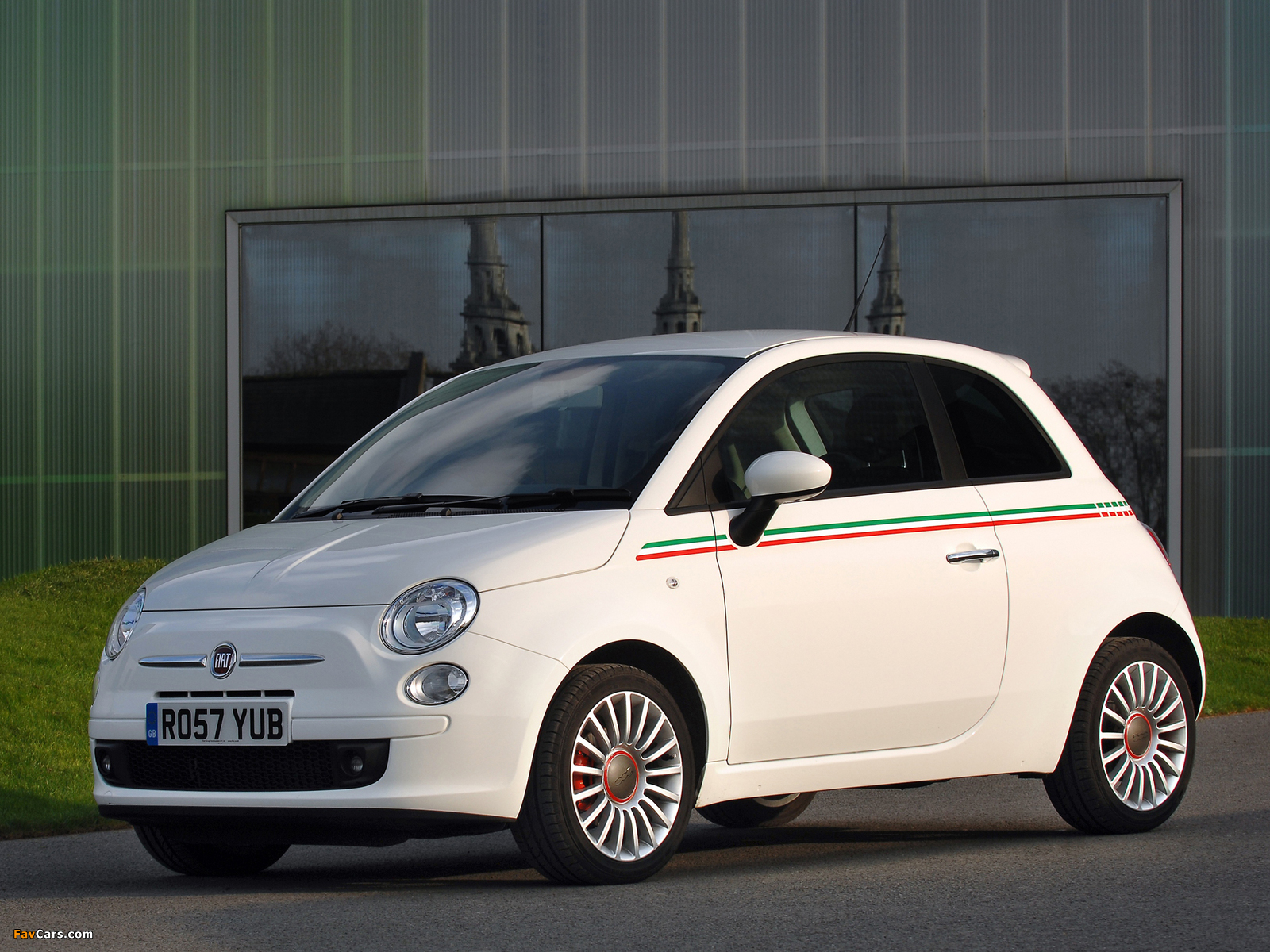 Fiat 500 UK-spec 2008 wallpapers (1600 x 1200)