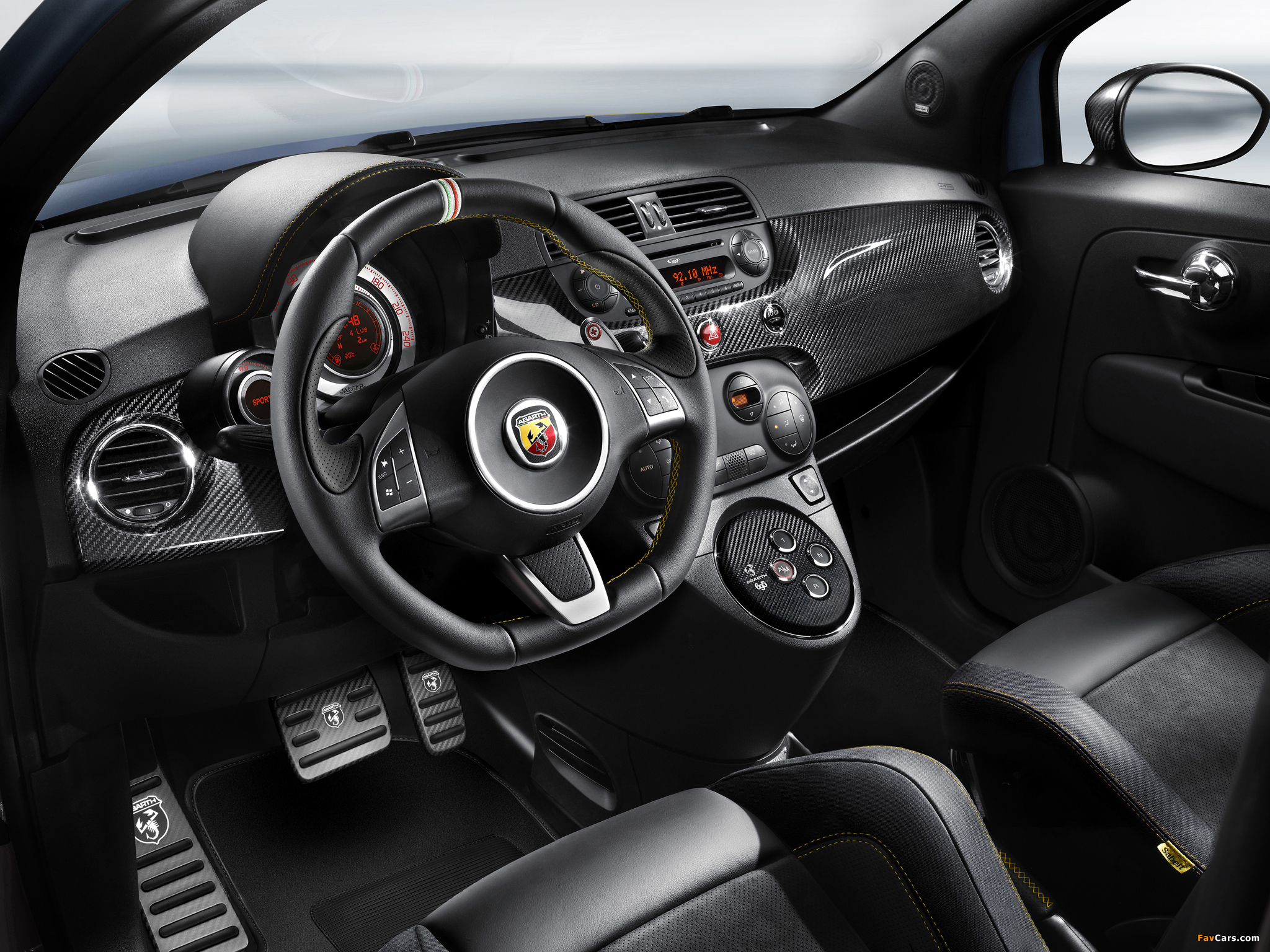 Abarth 695 Fuori Serie 2012 images (2048 x 1536)