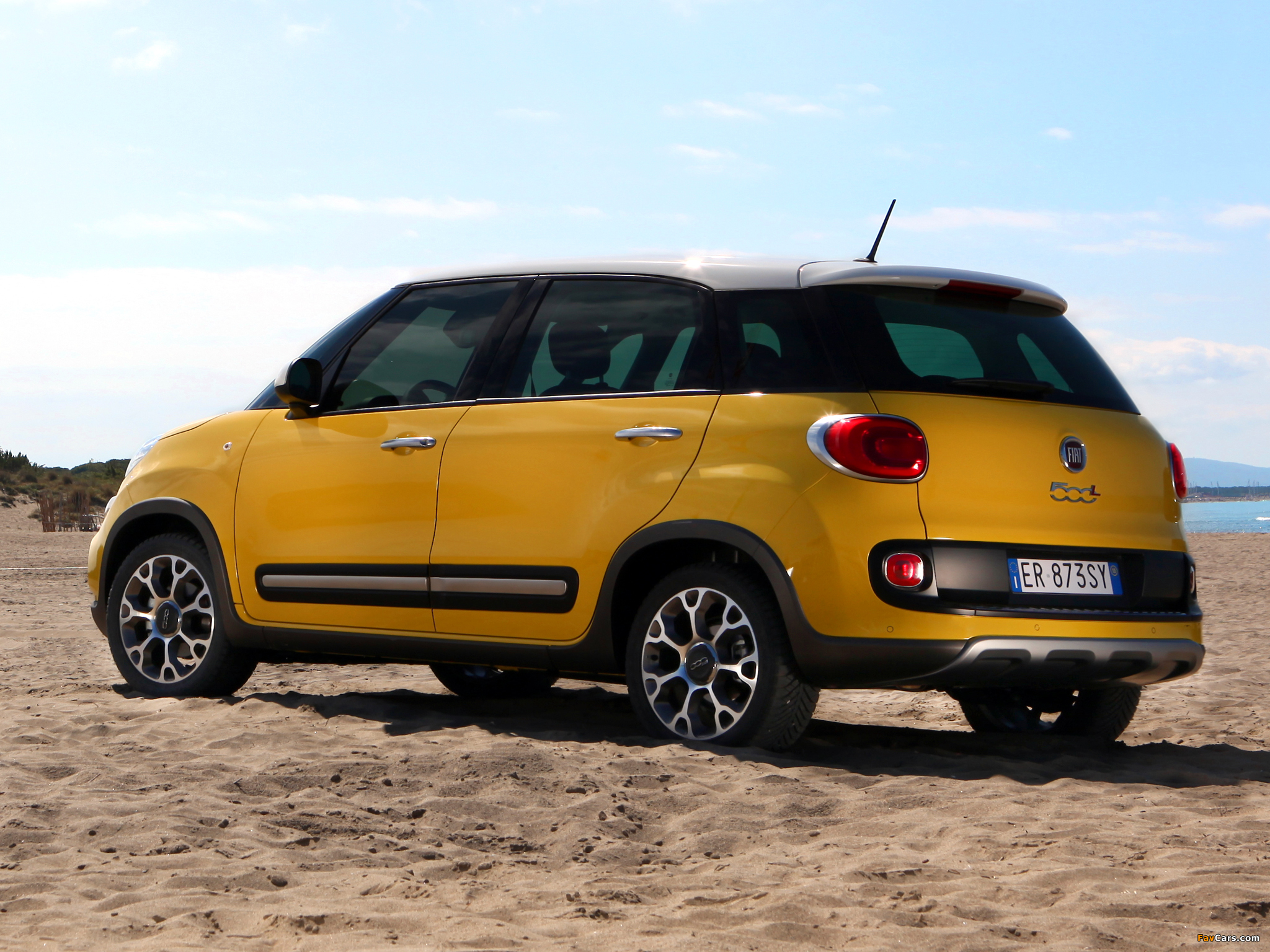 Fiat 500L Trekking (330) 2013 pictures (2048 x 1536)