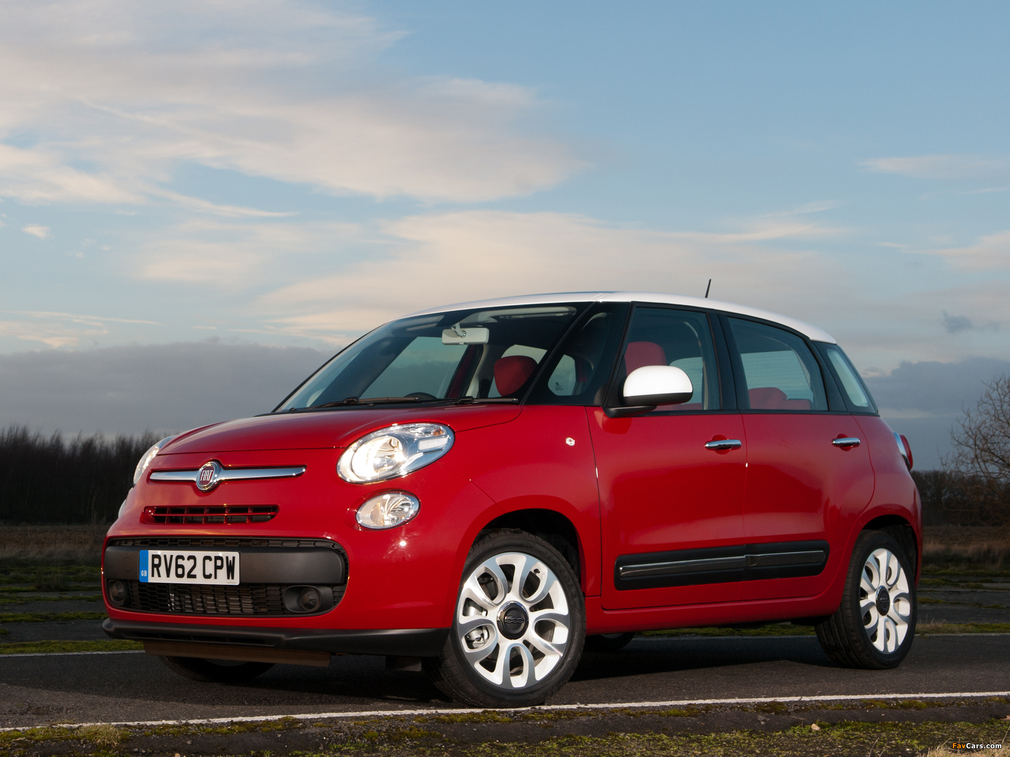 Images of Fiat 500L UK-spec (330) 2013 (2048 x 1536)