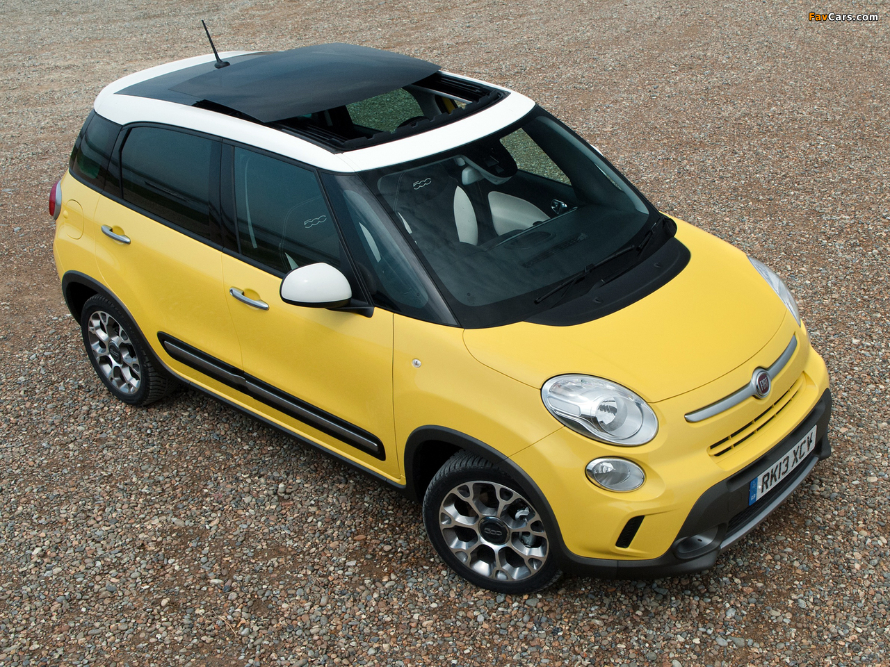 Photos of Fiat 500L Trekking UK-spec (330) 2013 (1280 x 960)