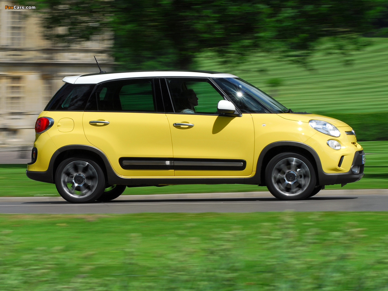 Photos of Fiat 500L Trekking UK-spec (330) 2013 (1280 x 960)