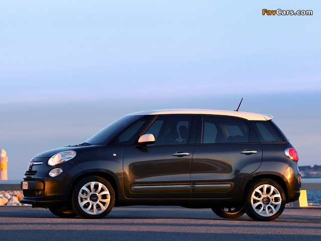 Pictures of Fiat 500L (330) 2012 (640 x 480)
