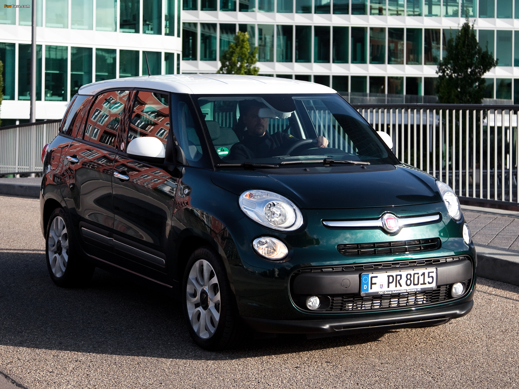 Pictures of Fiat 500L Living (330) 2013 (2048 x 1536)
