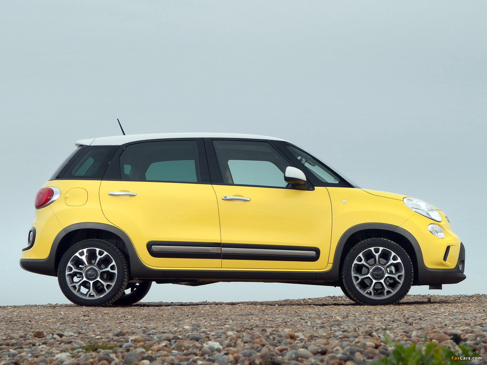 Fiat 500L Trekking UK-spec (330) 2013 wallpapers (1600 x 1200)