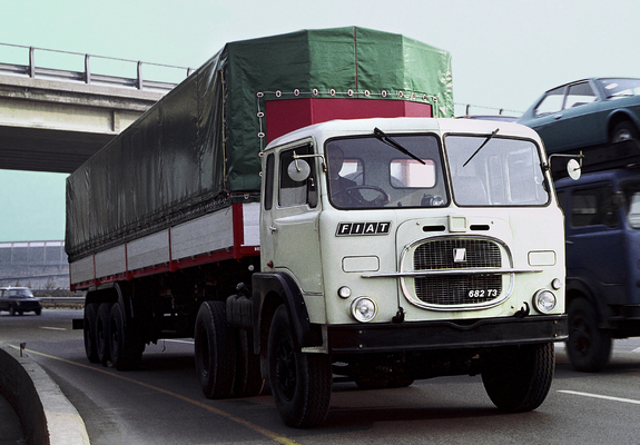 Pictures of Fiat 682 T3 Export 1970–88