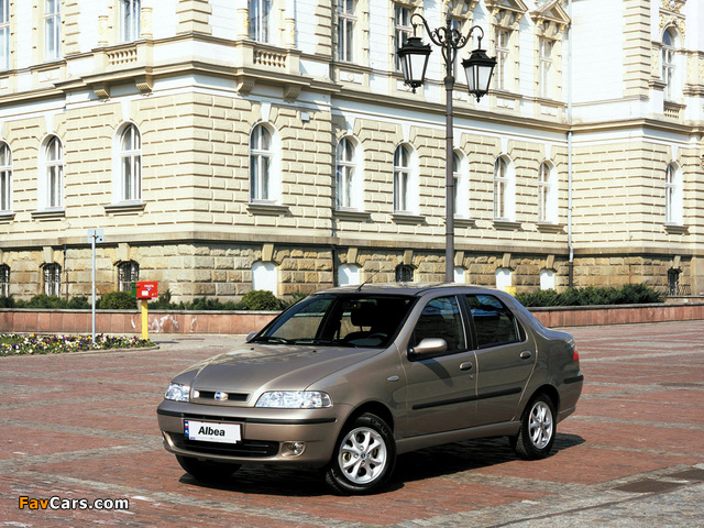 Photos of Fiat Albea 2002–04 (640 x 480)