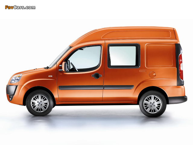 Images of Fiat Doblò Cargo High Roof (223) 2005–09 (640 x 480)