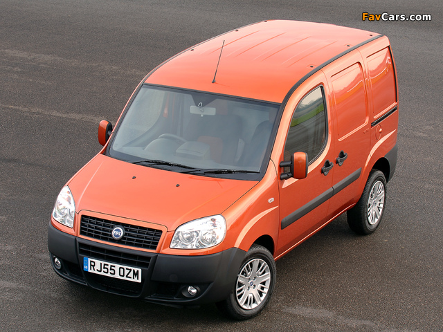 Photos of Fiat Doblò Cargo UK-spec (223) 2005–09 (640 x 480)