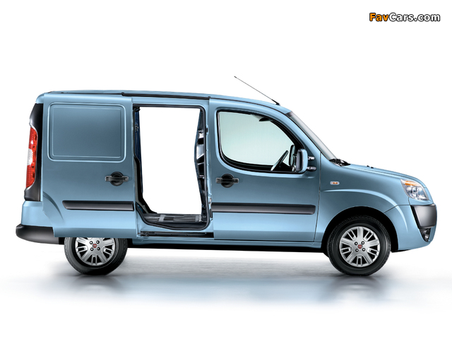 Pictures of Fiat Doblò Cargo (223) 2005 (640 x 480)