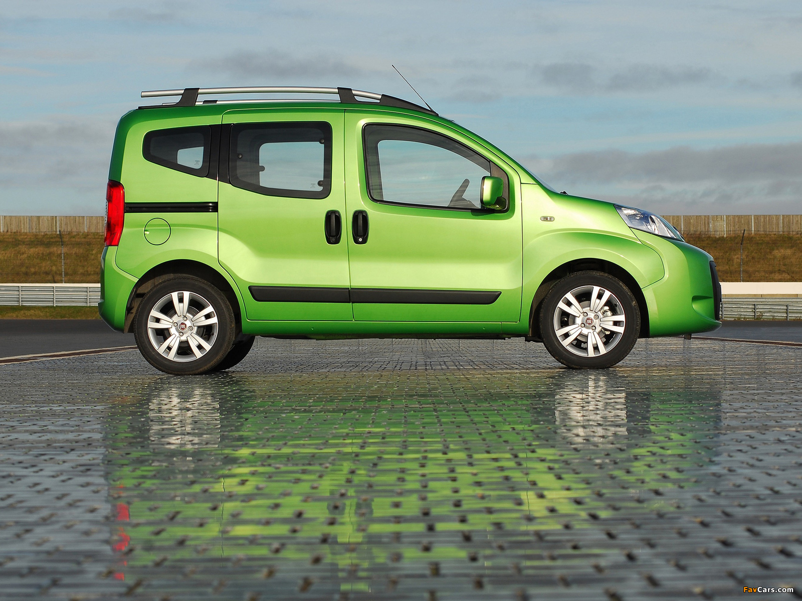 Fiat Qubo UK-spec (225) 2009 wallpapers (1600 x 1200)