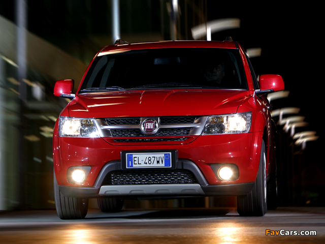 Fiat Freemont AWD (345) 2011 pictures (640 x 480)