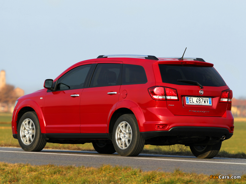 Images of Fiat Freemont AWD (345) 2011 (800 x 600)