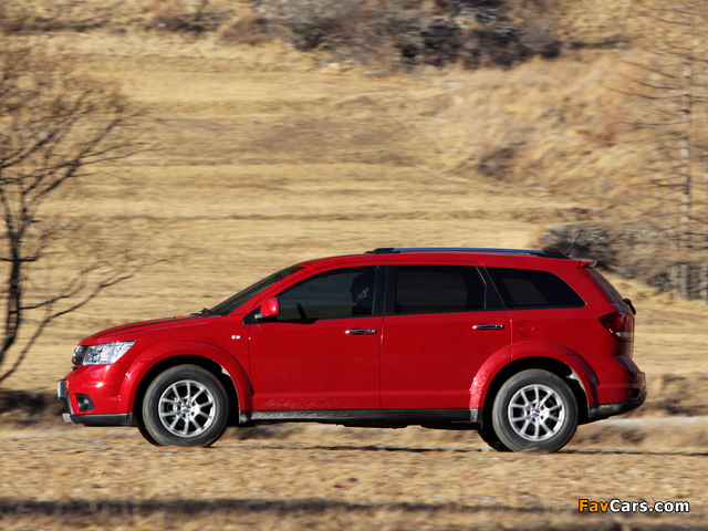 Images of Fiat Freemont AWD (345) 2011 (640 x 480)