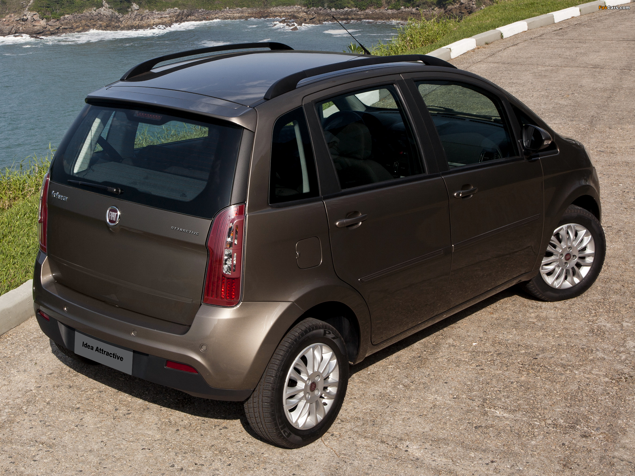 Fiat Idea Attractive (350) 2010–13 images (2048 x 1536)