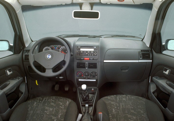 Photos of Fiat Palio 5-door (178) 2004–07