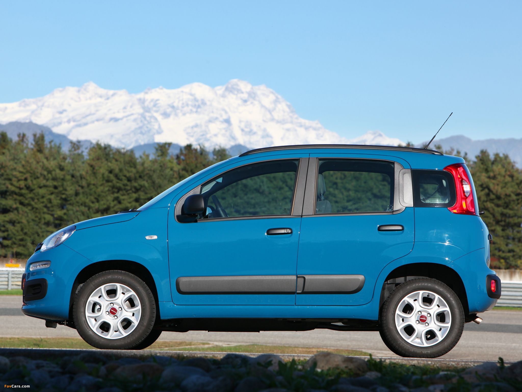 Fiat Panda Natural Power (319) 2012 wallpapers (2048 x 1536)