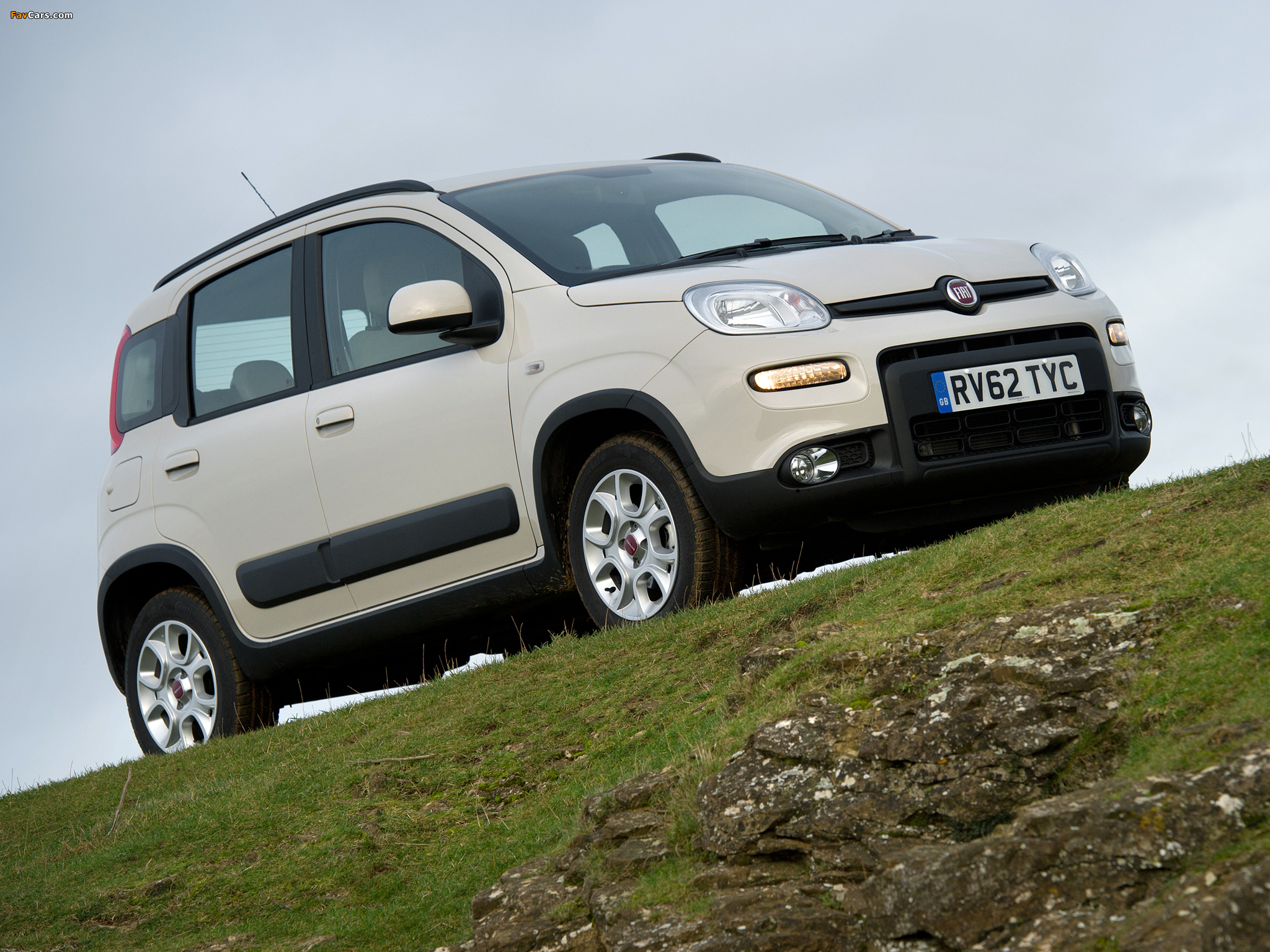 Fiat Panda Trekking UK-spec (319) 2013 images (2048 x 1536)