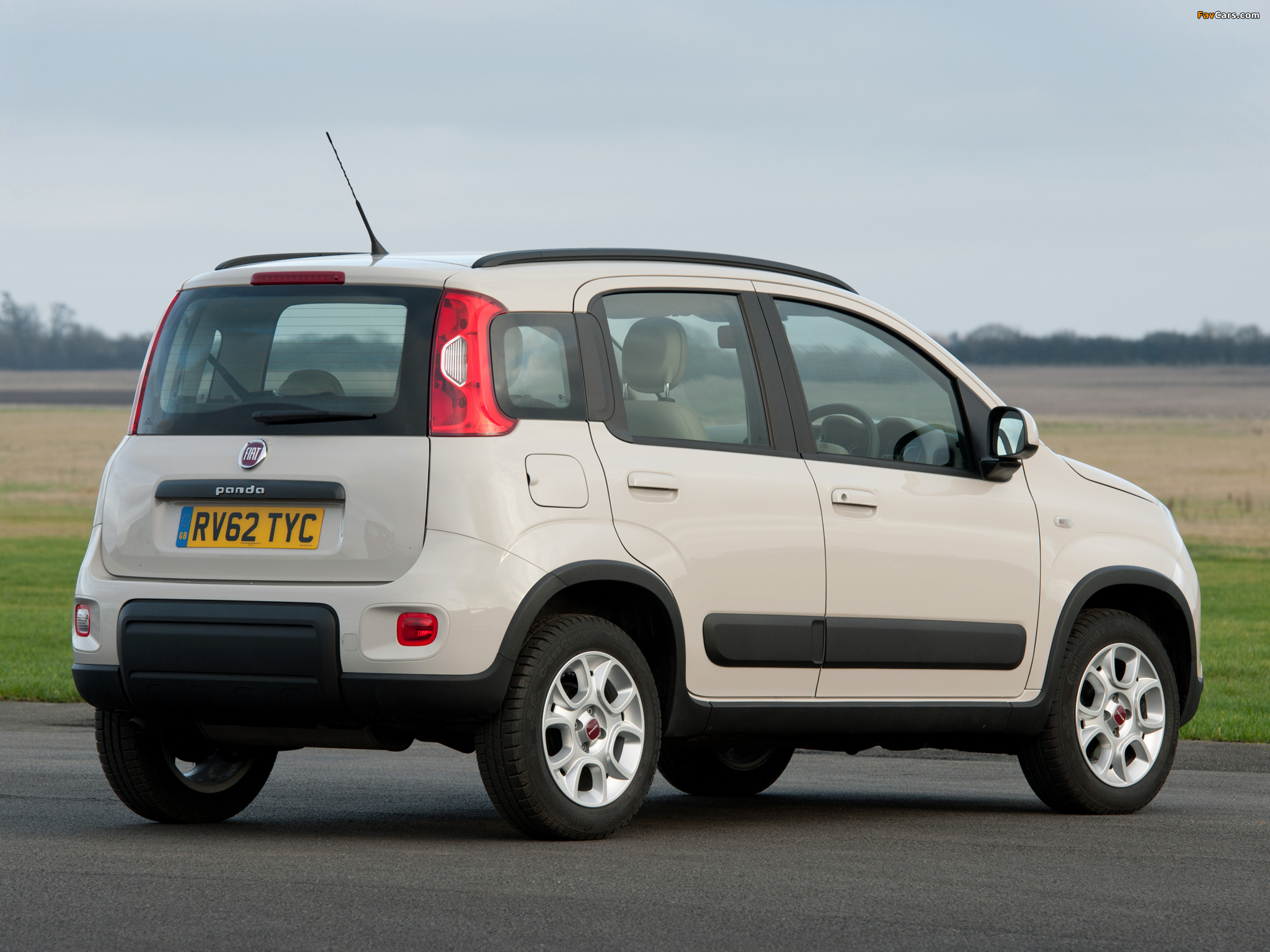 Images of Fiat Panda Trekking UK-spec (319) 2013 (2048 x 1536)