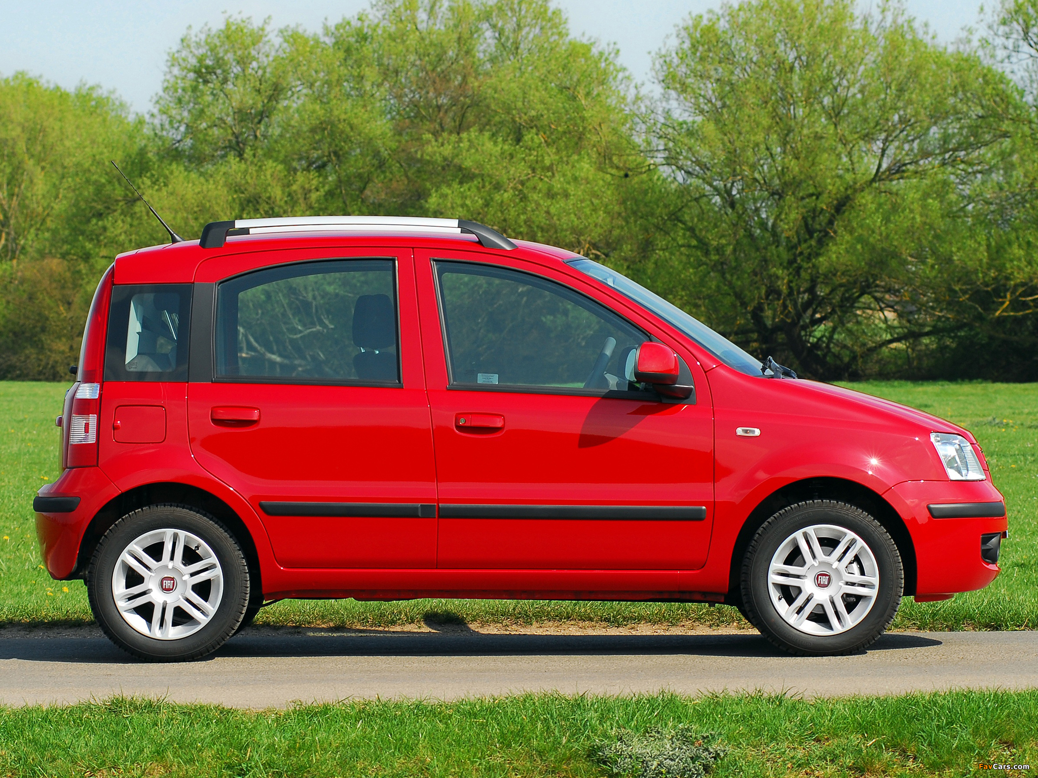 Pictures of Fiat Panda UK-spec (169) 2009–12 (2048 x 1536)