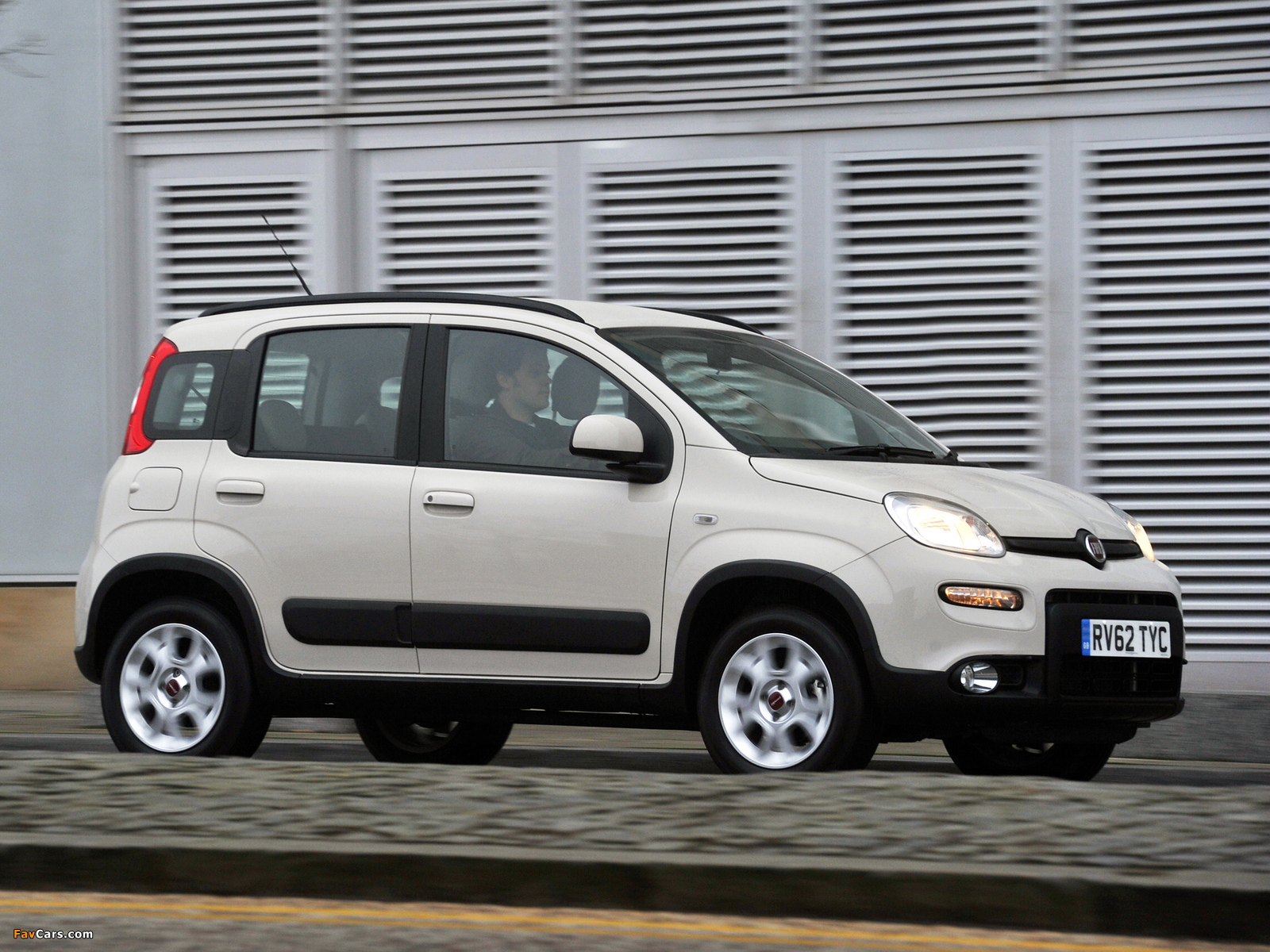 Pictures of Fiat Panda Trekking UK-spec (319) 2013 (1600 x 1200)