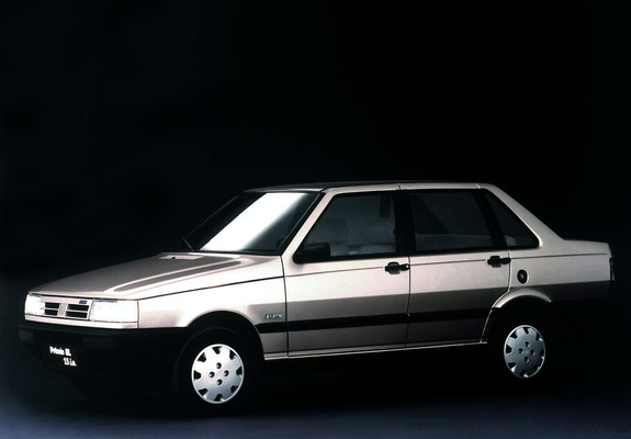 Fiat Premio 4-door Sedan 1991–95 pictures
