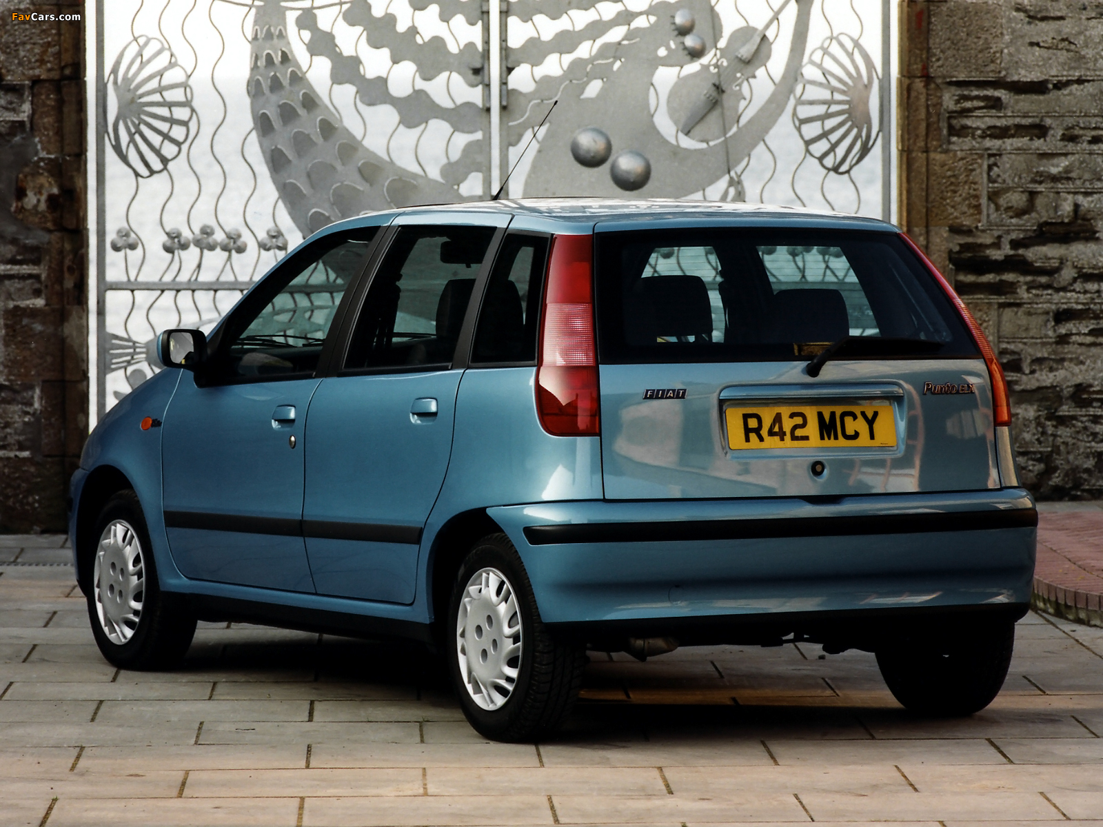Fiat Punto 5-door UK-spec (176) 1993–99 images (1600 x 1200)