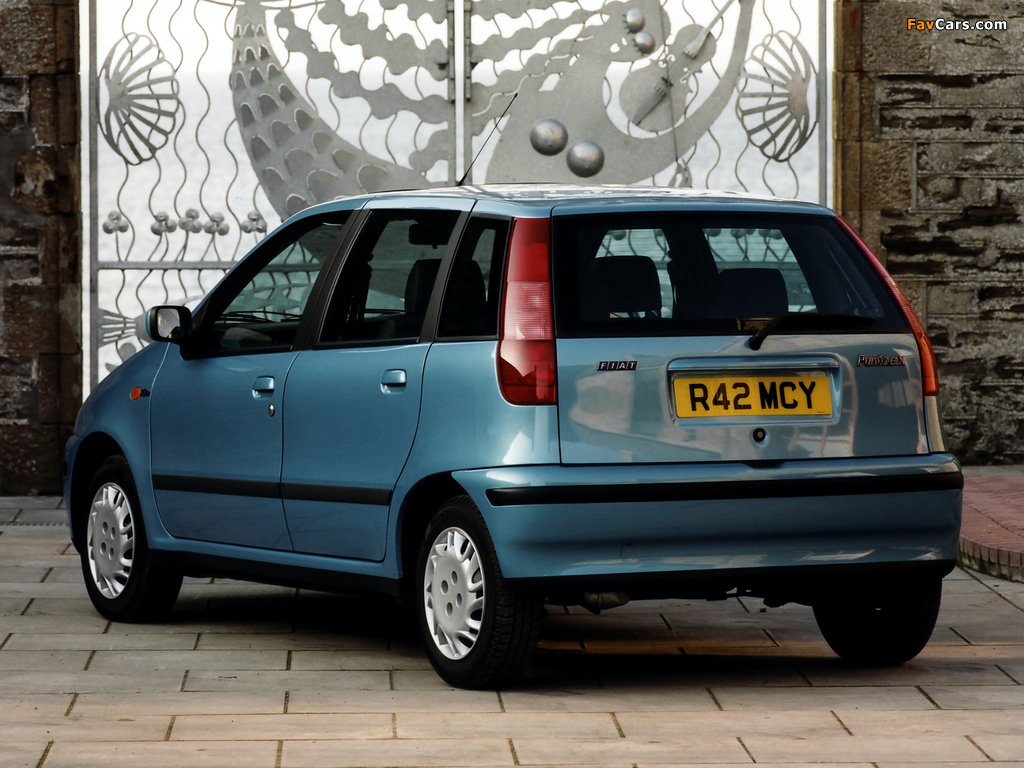 Fiat Punto 5-door UK-spec (176) 1993–99 images (1024 x 768)