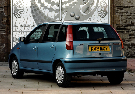 Fiat Punto 5-door UK-spec (176) 1993–99 images