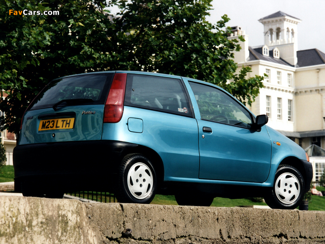 Fiat Punto 3-door UK-spec (176) 1993–99 photos (640 x 480)