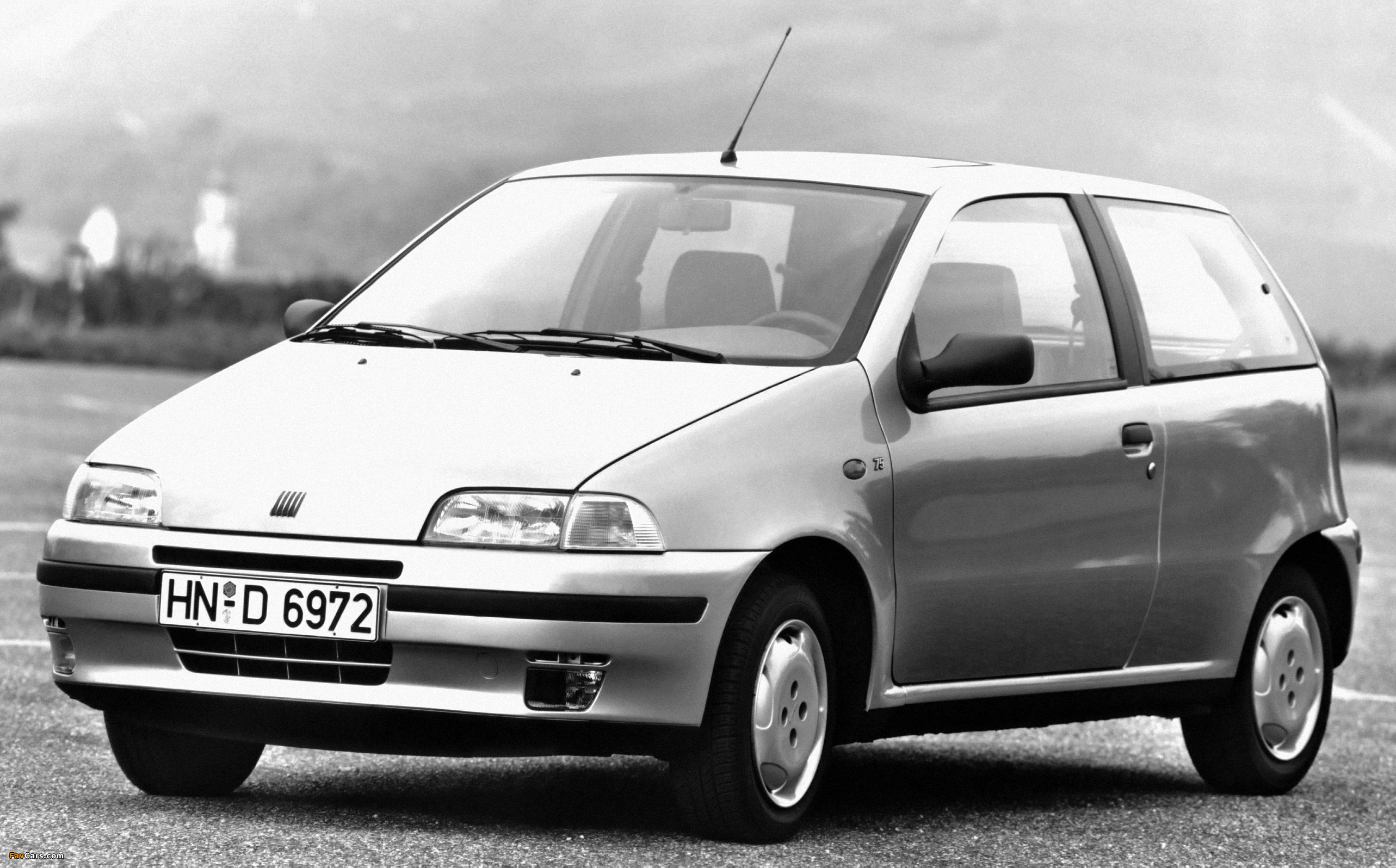 Fiat Punto 3-door (176) 1993–1999 photos (2566 x 1596)