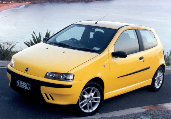 Fiat Punto Sporting NZ-spec (188) 2002–03 photos