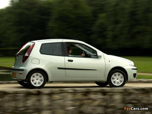 Fiat Punto 3-door (188) 2003–07 photos (640 x 480)